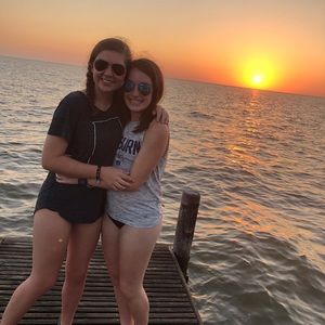 Meet your Posher, Ava